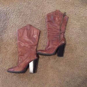 Brown boots with heel